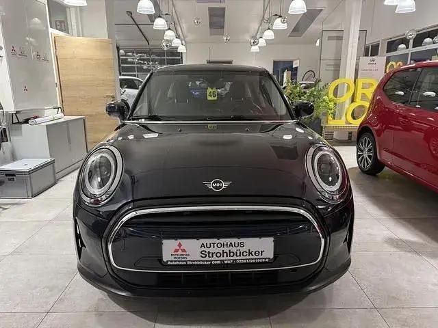 Usata Mini ONE Classic 102 CV (75 kW) 2021 Nero Utilitaria