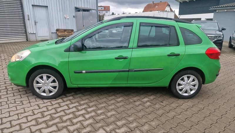 Gebraucht Renault Clio GrandTour 75 PS (55 kW) 2012 Grün Kombi