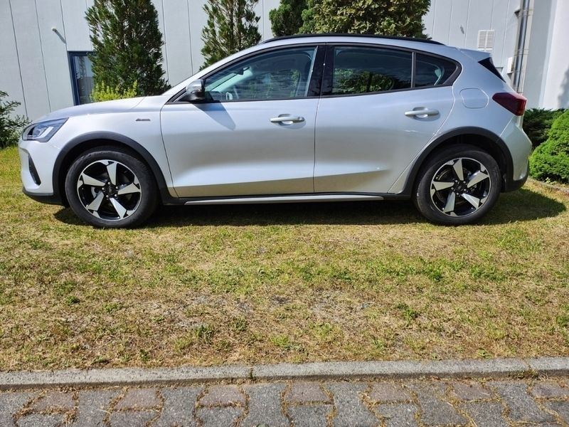 Brugt Ford Focus Active 120 HK (88 kW) 2022 Sølv Sedan