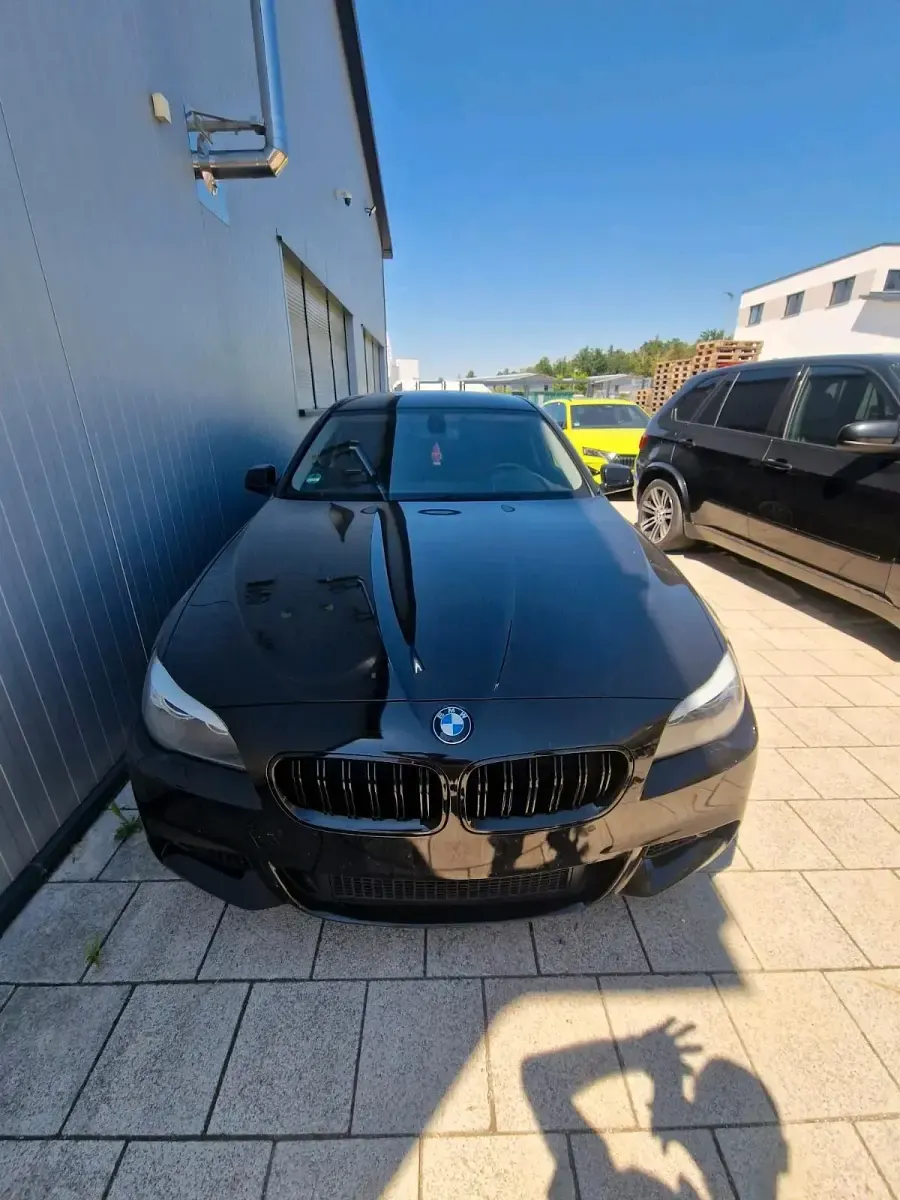 Gebraucht BMW 530 M Sport 258 PS (189 kW) 2011 Schwarz Limousine