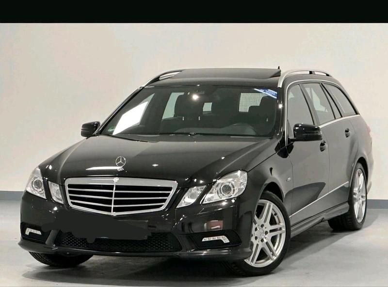 Schwarz Gebraucht 2011 Mercedes E200 AMG Kombi | 13.200 € (Teuer) - Bild 1/4