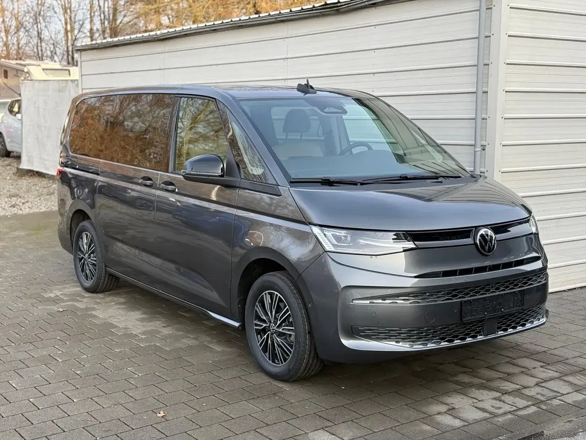 Neu VW Multivan 150 PS (110 kW) 2026 Indiumgrau metallic Van / Kleinbus