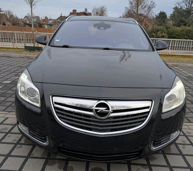 Gebraucht Opel Insignia 194 PS (142 kW) 2012 Schwarz Kombi