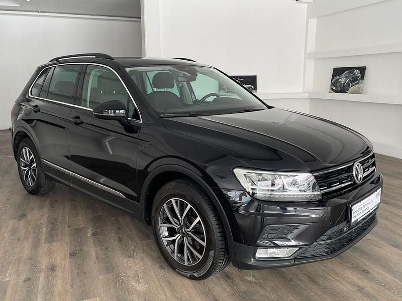 Schwarz Gebraucht 2016 VW Tiguan Comfortline SUV | 13.800 € (Fairer Preis) - Bild 1/4