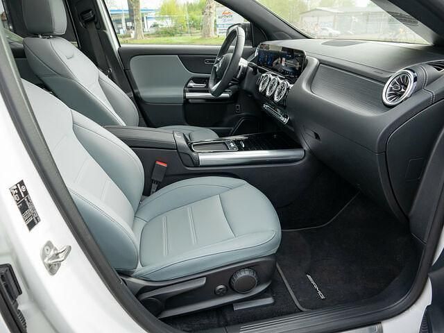 Gebraucht Mercedes EQA300 Advanced 167 kW (228 PS) 2024 Weiss / polarweiß SUV