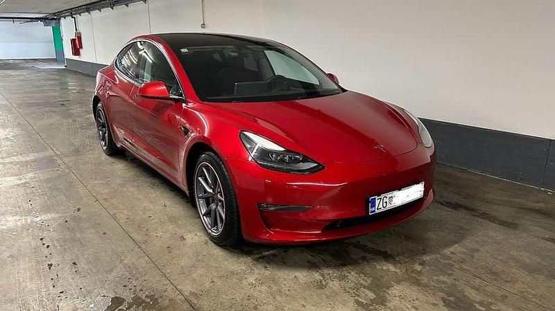 Rot Gebraucht 2022 Tesla Model 3 Limousine | 26.320 € (Superpreis) - Bild 1/4