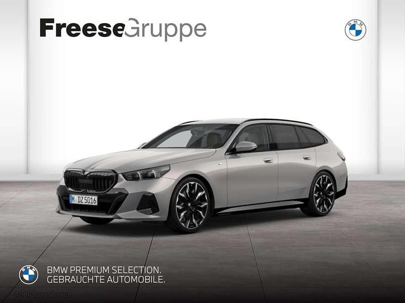 Oxidgrau/oxidgrau ii Gebraucht 2024 BMW 520 Performance Kombi | 62.990 € (Teuer) - Bild 1/4