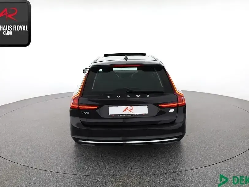 Gebraucht Volvo V90 Inscription 341 PS (250 kW) 2022 Onyx black Kombi