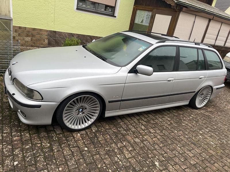 Silber Gebraucht 2002 BMW 530 Kombi | 8.299 € (Fairer Preis) - Bild 1/4