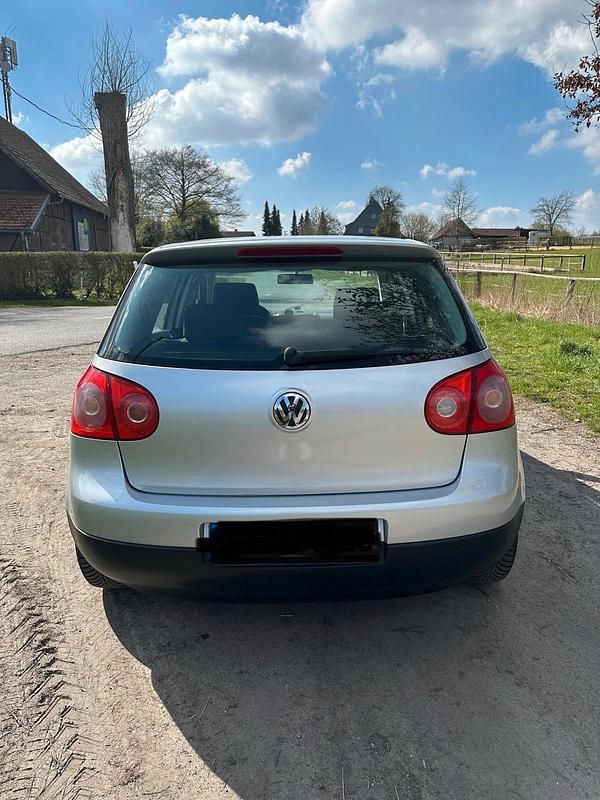 Gebraucht VW Golf V 115 PS (84 kW) 2004 Silber Kleinwagen