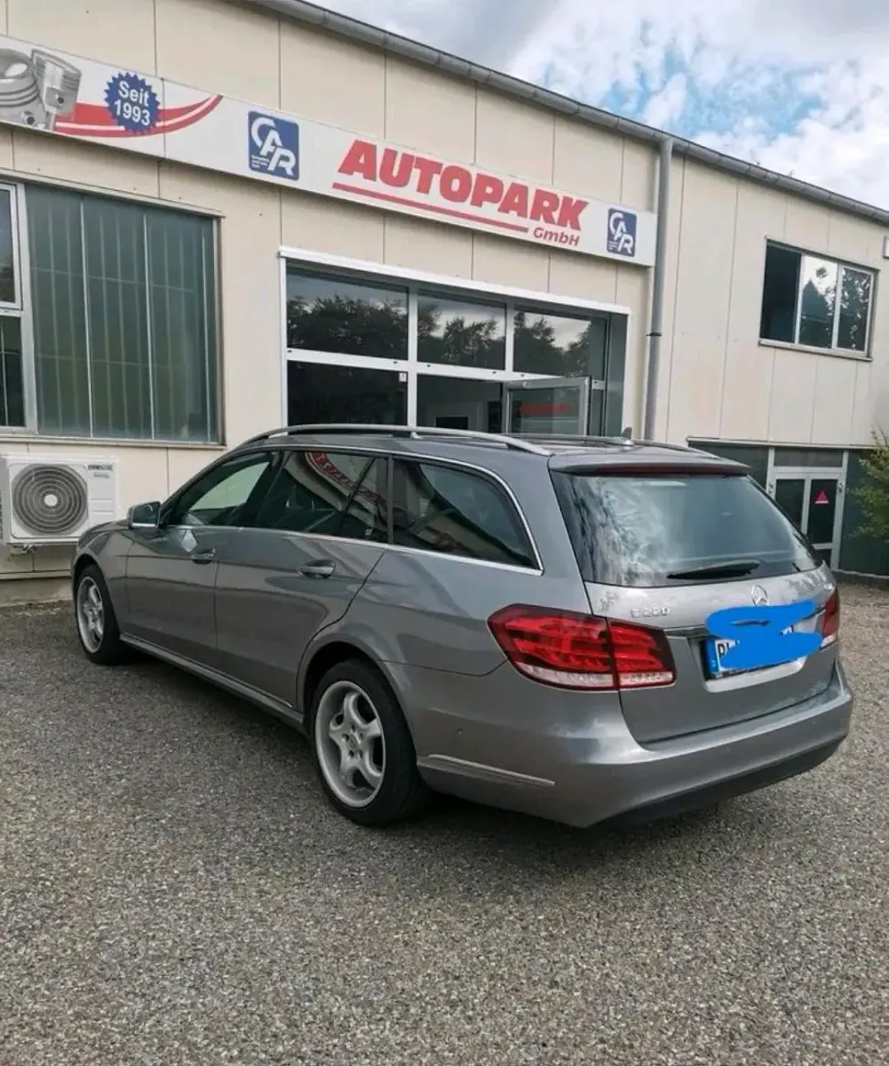 Gebraucht Mercedes E220 Elegance 170 PS (125 kW) 2014 Kombi