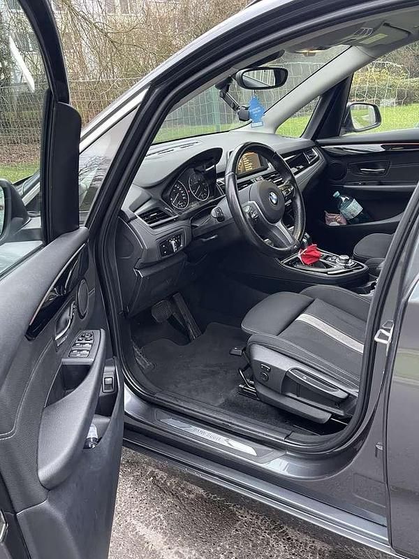 Gebraucht BMW 218 M Sport 150 PS (110 kW) 2015 Grau Van / Kleinbus