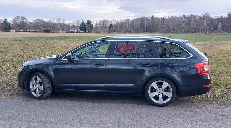 Gebraucht Skoda Octavia Elegance 179 PS (131 kW) 2013 Schwarz Kombi