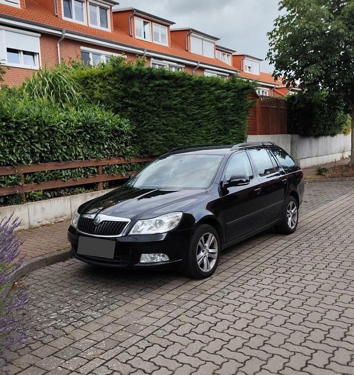 Schwarz Gebraucht 2012 Skoda Octavia GreenLine Kombi | 3.500 € (Guter Preis) - Bild 1/4