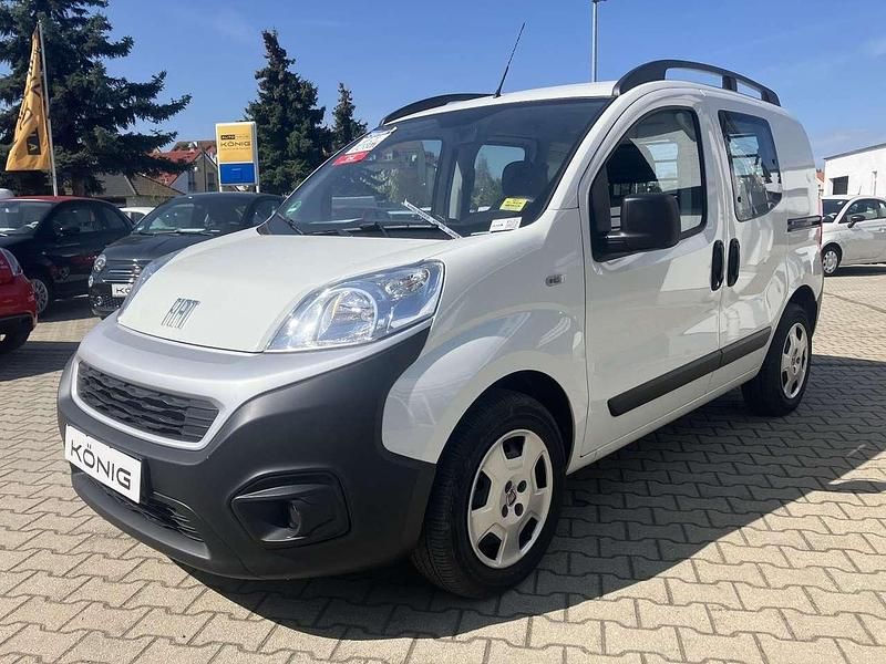 Weiß Gebraucht 2023 Fiat Fiorino Van | 14.994 € (Etwas zu teuer) - Bild 1/4