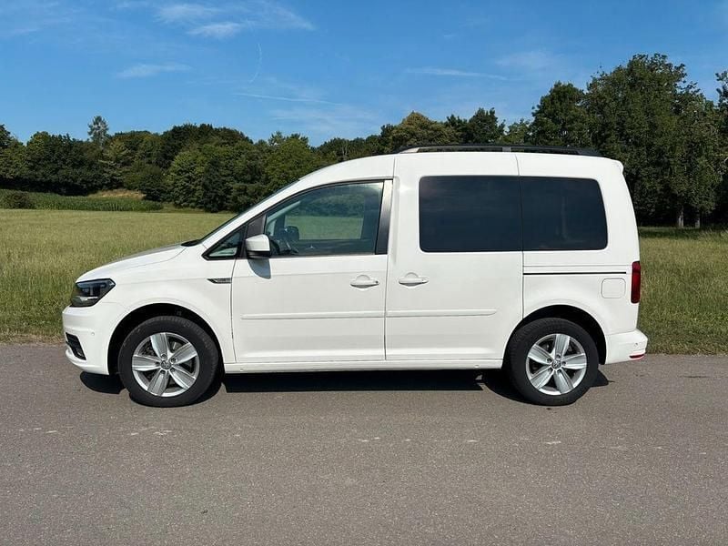 Weiß Gebraucht 2017 VW Caddy Comfortline Van / Kleinbus | 20.960 € (Guter Preis) - Bild 1/4