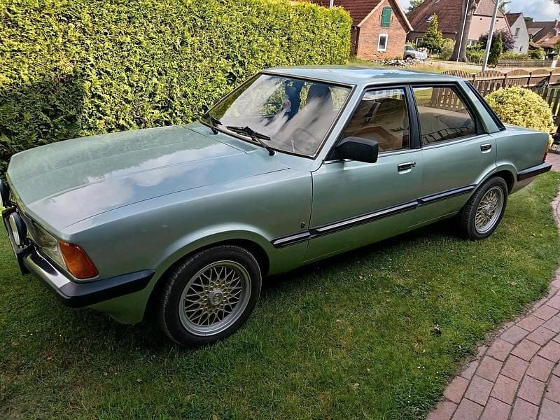 Grün Gebraucht 1981 Ford Taunus Ghia Limousine | 6.750 € - Bild 1/4