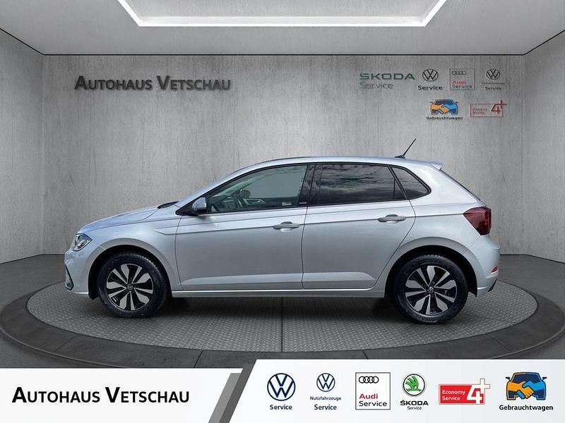 Reflexsilber (silber) Gebraucht 2024 VW Polo Move Limousine | 22.880 € (Etwas zu teuer) - Bild 1/4