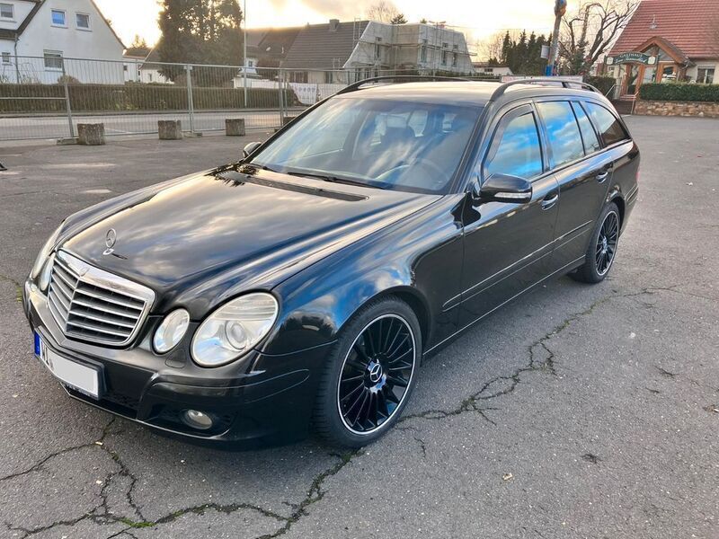 Schwarz Gebraucht 2007 Mercedes E280 Limousine | 5.800 € (Guter Preis) - Bild 1/4