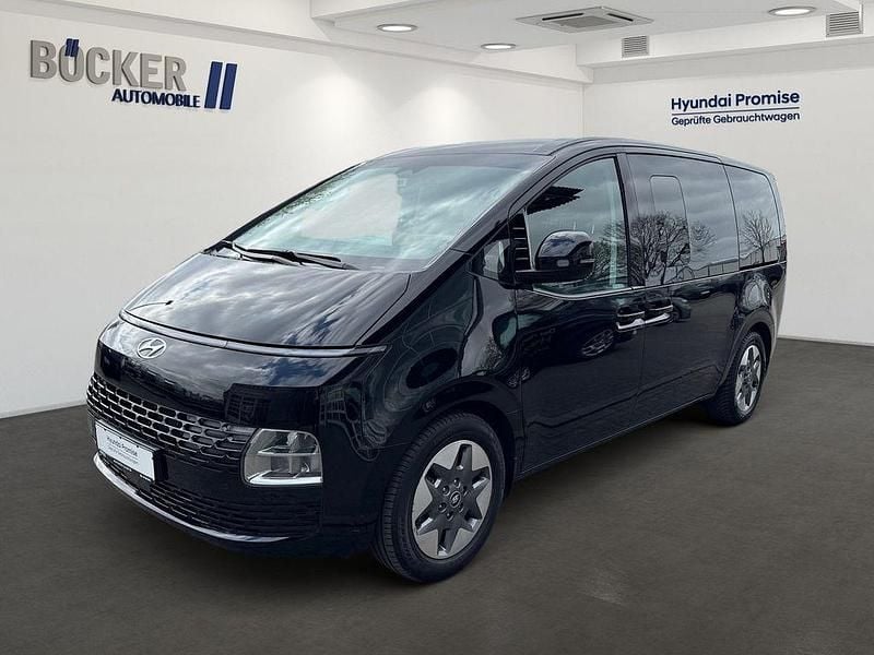 Black metallic Gebraucht 2024 Hyundai Staria Prime Van | 38.980 € (Superpreis) - Bild 1/4