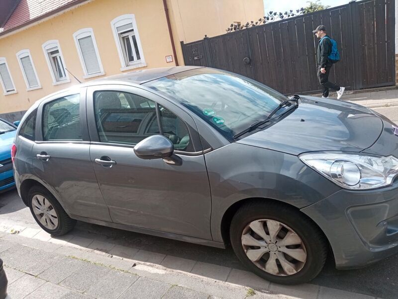 Grau Gebraucht 2010 Citroën C3 Tendance Kleinwagen | 4.300 € - Bild 1/4