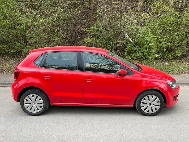 Gebraucht VW Polo 60 PS (44 kW) 2011 Rot Kleinwagen