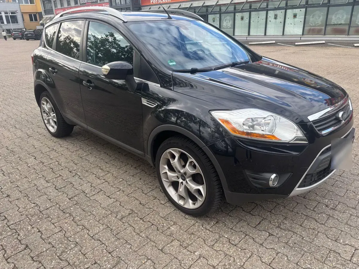 Gebraucht Ford Kuga Titanium 136 PS (100 kW) 2010 Schwarz SUV