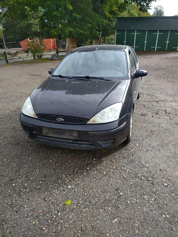 Schwarz Gebraucht 2002 Ford Focus Limousine | 650 € (Guter Preis) - Bild 1/4