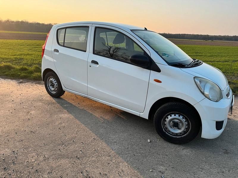 Gebraucht Daihatsu Cuore 69 PS (50 kW) 2010 Weiß Kleinwagen