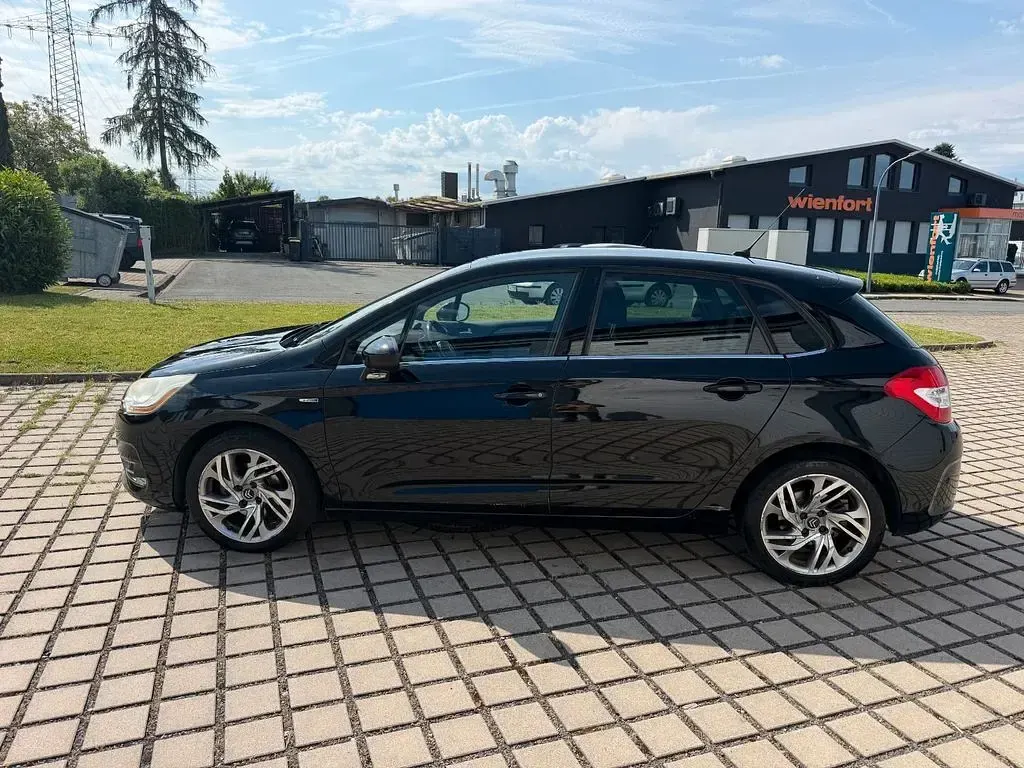 Gebraucht Citroën C4 Exclusive 120 PS (88 kW) 2011 Schwarz Limousine