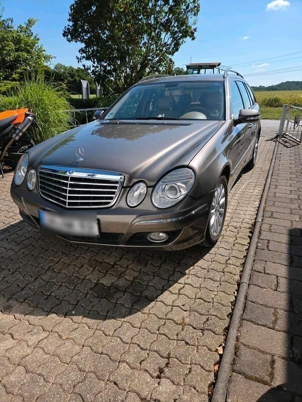 Grau Gebraucht 2007 Mercedes E200 Kombi | 7.900 € - Bild 1/4