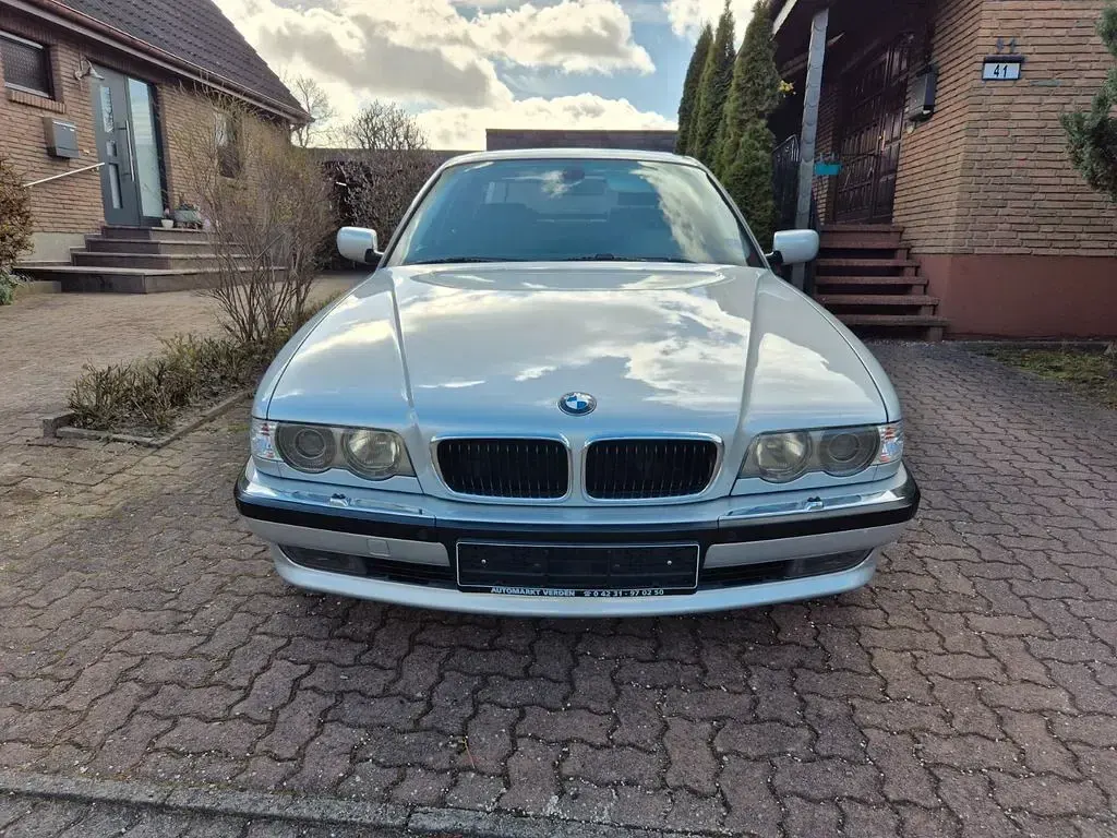 Gebraucht BMW 740 286 PS (210 kW) 2001 Silber Limousine