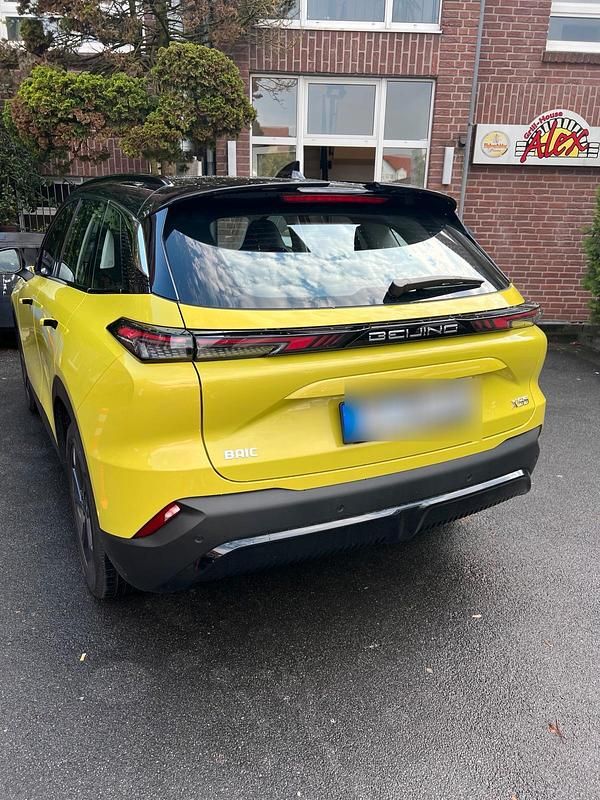 Gelb Gebraucht 2023 Baic X55 SUV | 21.500 € (Fairer Preis) - Bild 1/4