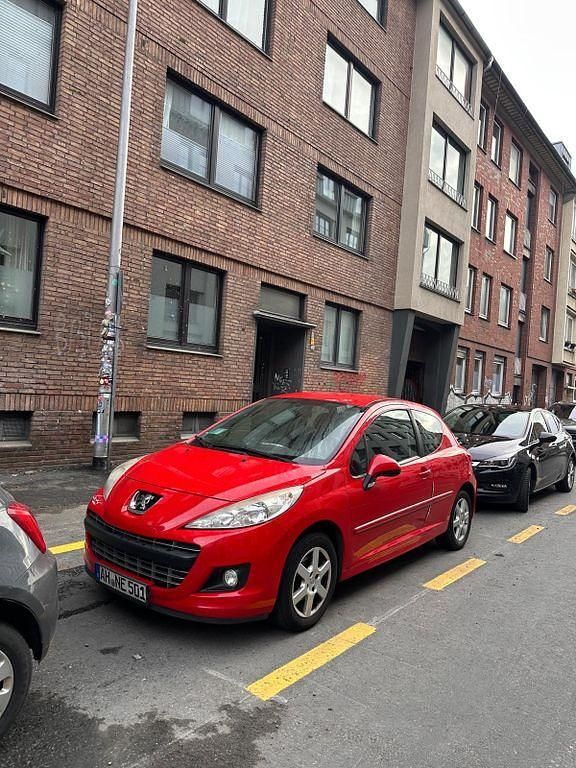 Rot Gebraucht 2011 Peugeot 207 Premium Limousine | 1.900 € (Fairer Preis) - Bild 1/4