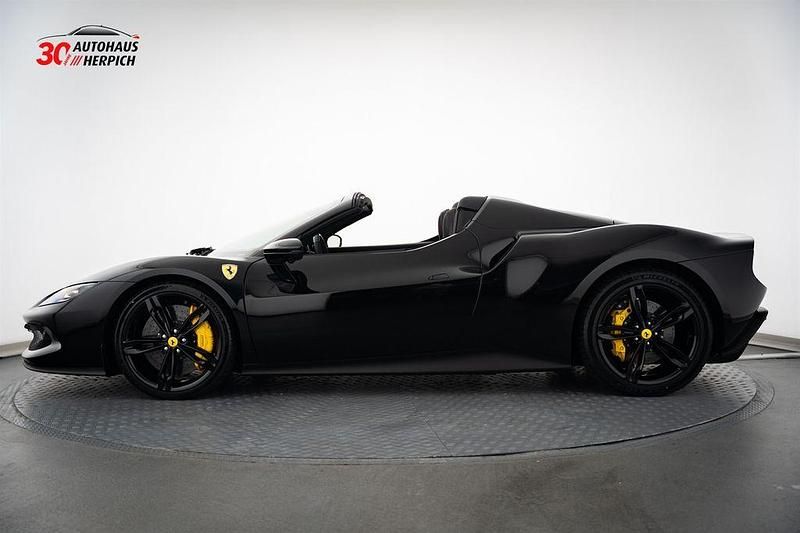 Neu Ferrari 296 829 PS (609 kW) 2026 Schwarz Cabrio
