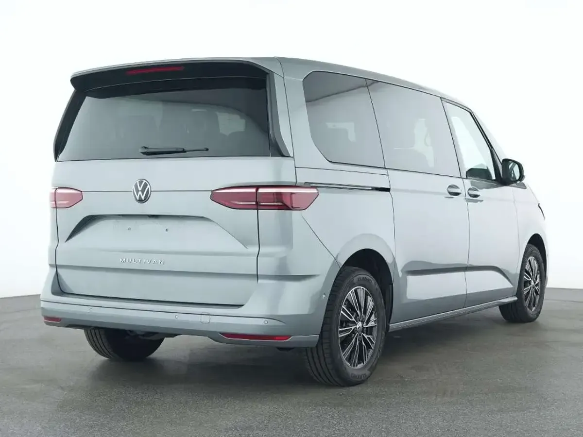 Gebraucht VW T7 204 PS (150 kW) 2024 Silber Van