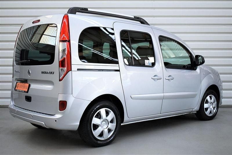Gebraucht Renault Kangoo Luxe 114 PS (83 kW) 2015 Silber Van / Kleinbus