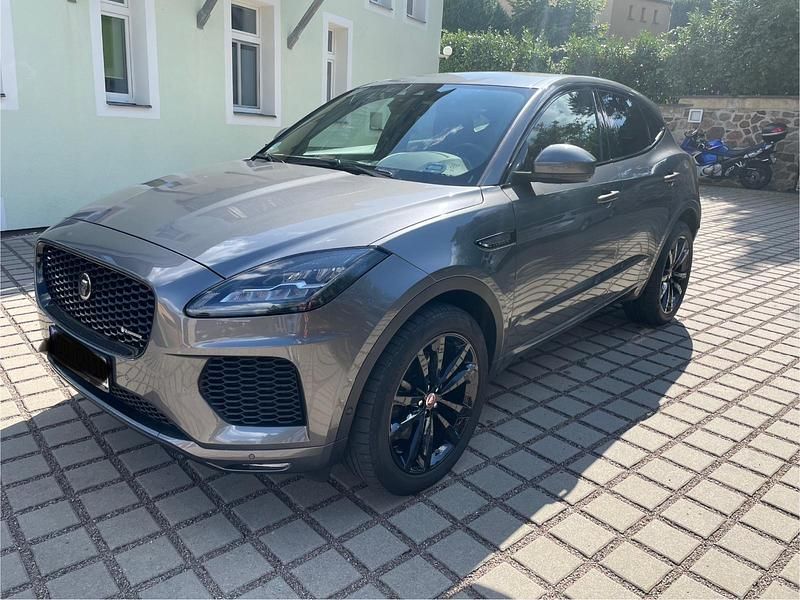 Grau Gebraucht 2020 Jaguar E-Pace R SUV | 29.800 € (Fairer Preis) - Bild 1/4