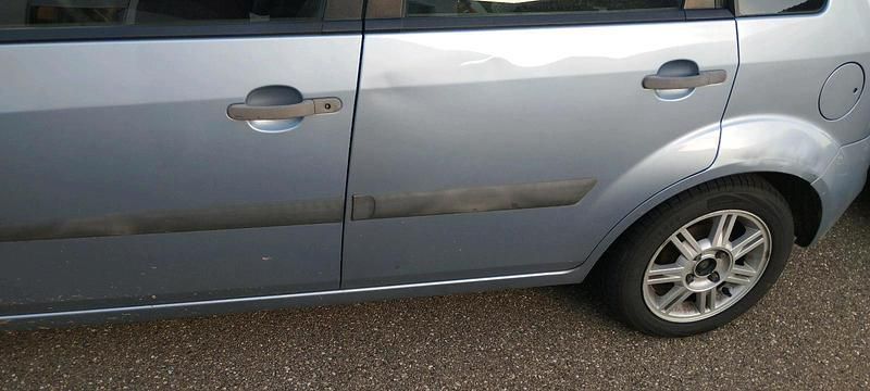 Blau Gebraucht 2009 Ford Fiesta Kleinwagen | 900 € (Superpreis) - Bild 1/4