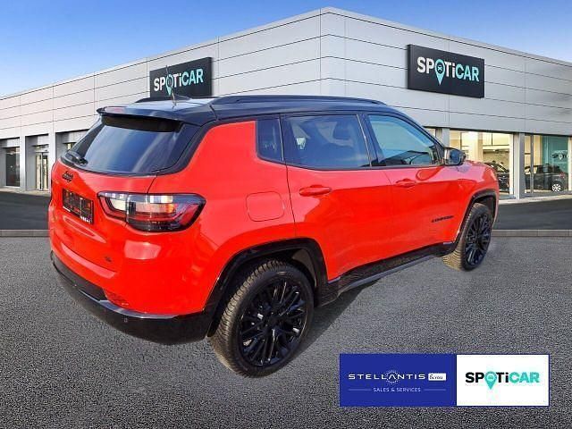 Gebraucht Jeep Compass 131 PS (96 kW) 2024 Rot SUV