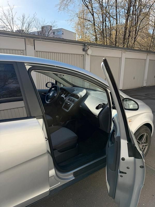 Gebraucht Seat Altea 121 PS (88 kW) 2004 Silber Van / Kleinbus