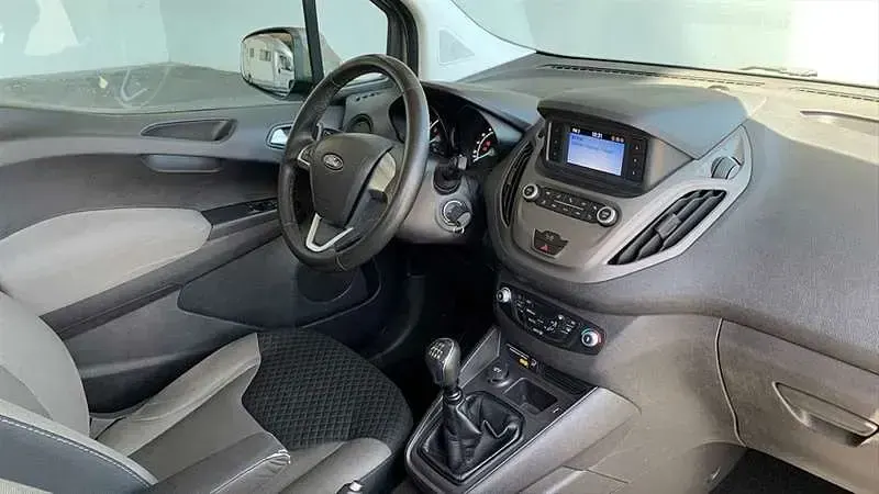 Gebraucht Ford Transit Trend 101 PS (74 kW) 2019 Silber Van / Kleinbus
