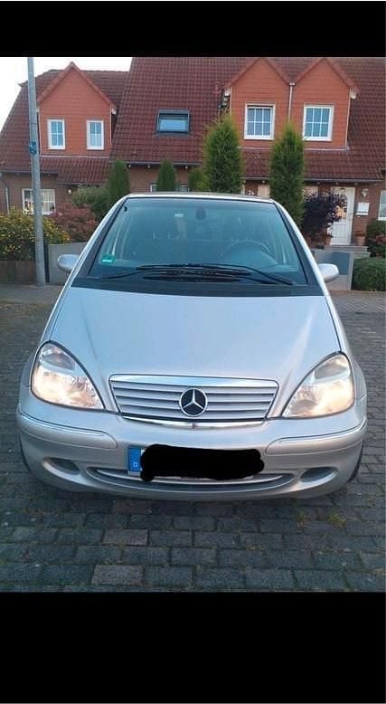 Silber Gebraucht 2002 Mercedes A140 Elegance Kleinwagen | 500 € - Bild 1/4