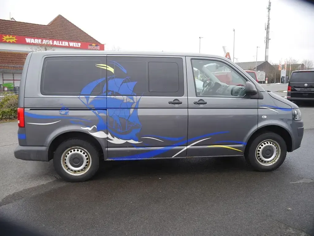 Gebraucht VW Caravelle Trendline 140 PS (102 kW) 2011 Grau Van