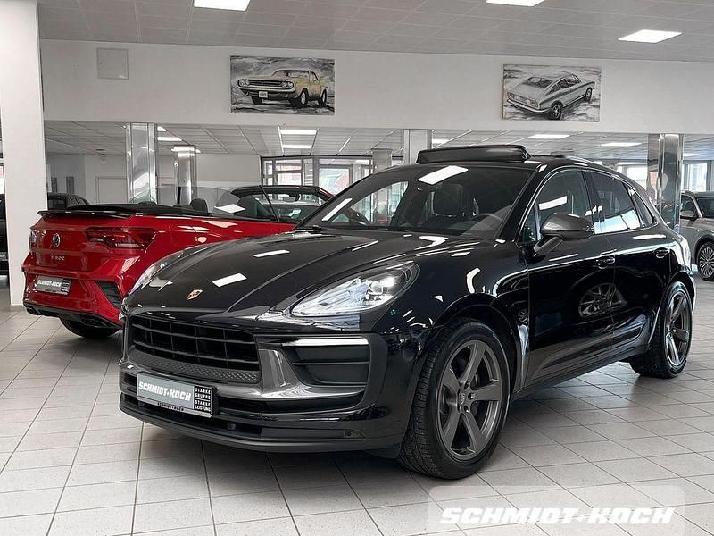 Gebraucht Porsche Macan 265 PS (194 kW) 2023 Tiefschwarz (schwarz) SUV