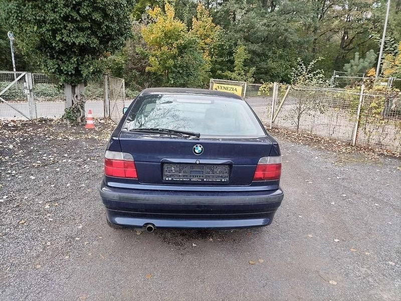 Gebraucht BMW 316 105 PS (77 kW) 2000 Blau Limousine