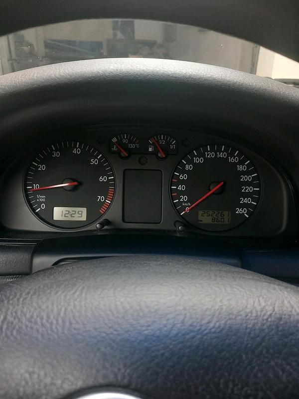 Gebraucht VW Passat 101 PS (74 kW) 1998 Weiß Kombi