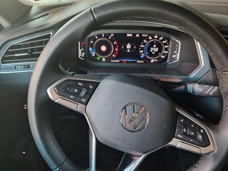 Gebraucht VW Tiguan 190 PS (139 kW) 2022 Grau SUV