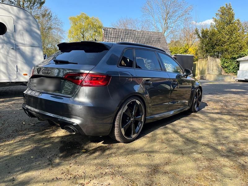 Gebraucht Audi RS3 367 PS (269 kW) 2015 Grau Limousine