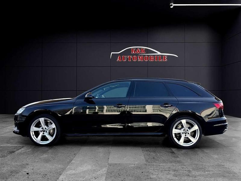 Gebraucht Audi A4 Advanced 204 PS (150 kW) 2023 Mythosschwarz metallic Kombi